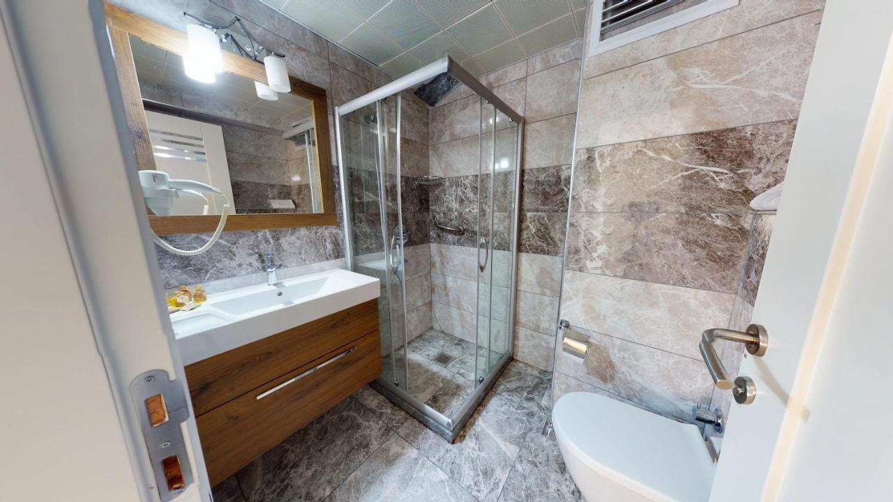 The Wolf Hotel Istanbul Bagian luar foto